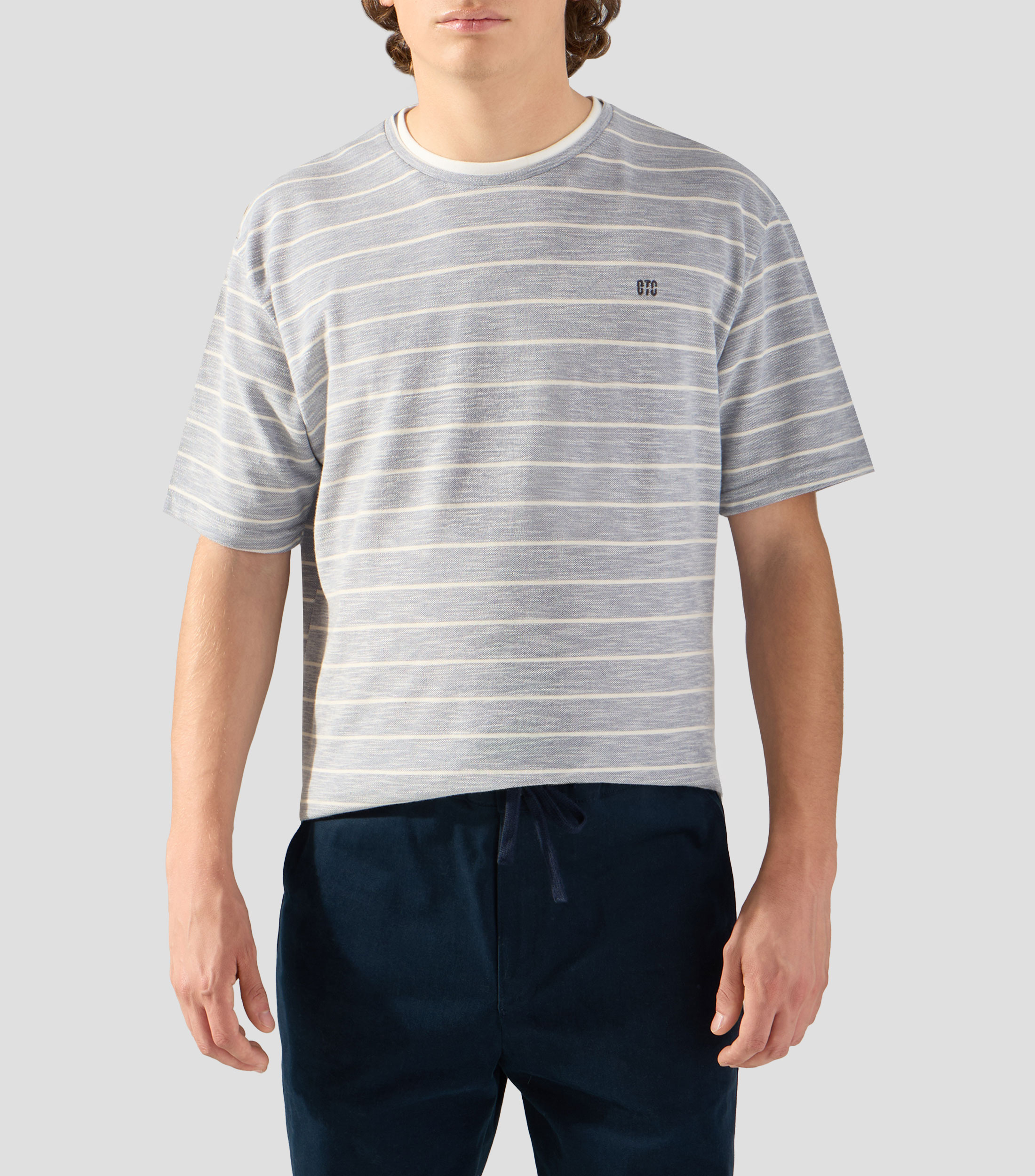 Playera cuello redondo manga corta a rayas Hombre